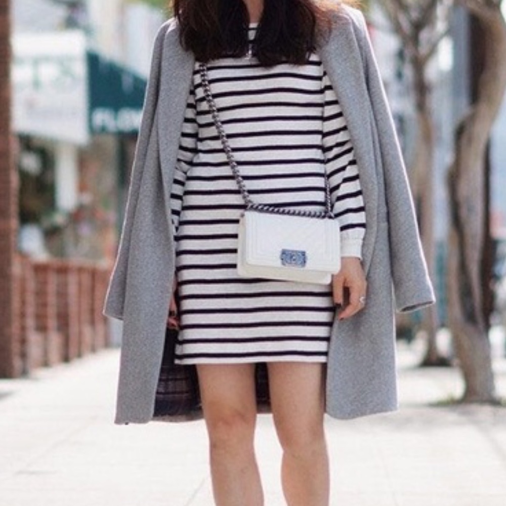EUC French Connection Black & White Striped Mini Sweater Dress Size 2
